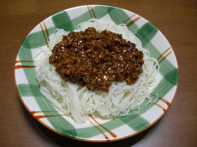 そうめんのジャージャー麺風
