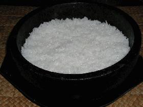 石釜で、白いご飯を炊きました!