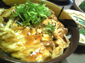 簡単!御飯がすすむ♪とろみのついた豚丼