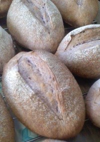 黒米の粉入り天然酵母パン