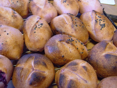 紫いものパン･･･天然酵母の写真