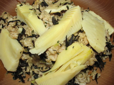 竹の子ご飯（玄米の炊き方）の写真