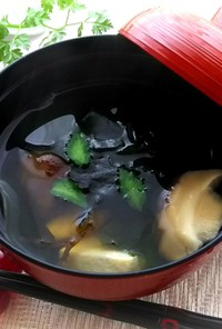 どんこ椎茸と豆腐と海草のスープ