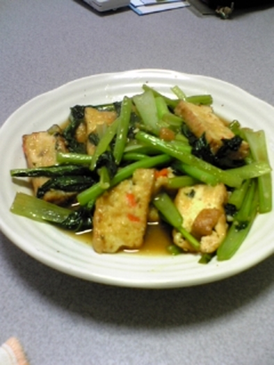 小松菜と厚揚げの炒め物の写真