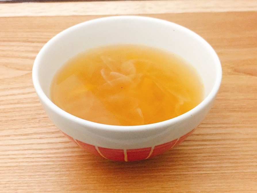 玉葱と人参のコンソメスープの画像