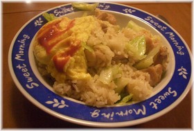 鶏肉とキャベツのガーリックチャーハン