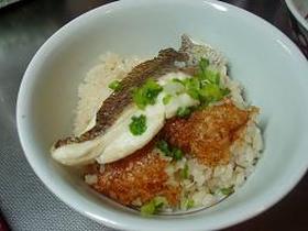 タカラ料理のための清酒を使った簡単鯛めし