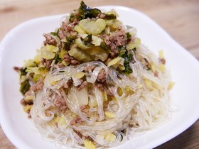 セロリ克服*セロリと牛挽肉の春雨炒め
