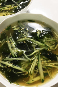 きゅうりとわかめの韓国風冷製スープ
