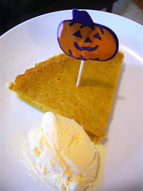 ミキサーでハロウィーンのパンプキンパイ