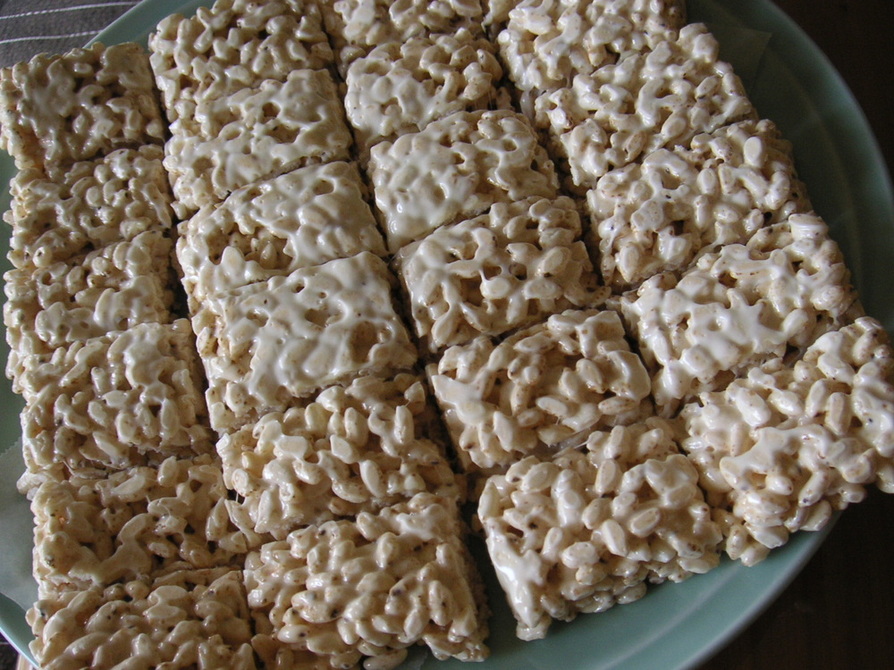 クリスマスツリーのライスクリスピーおやつのレシピ