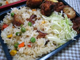 からあげチャーハン弁当