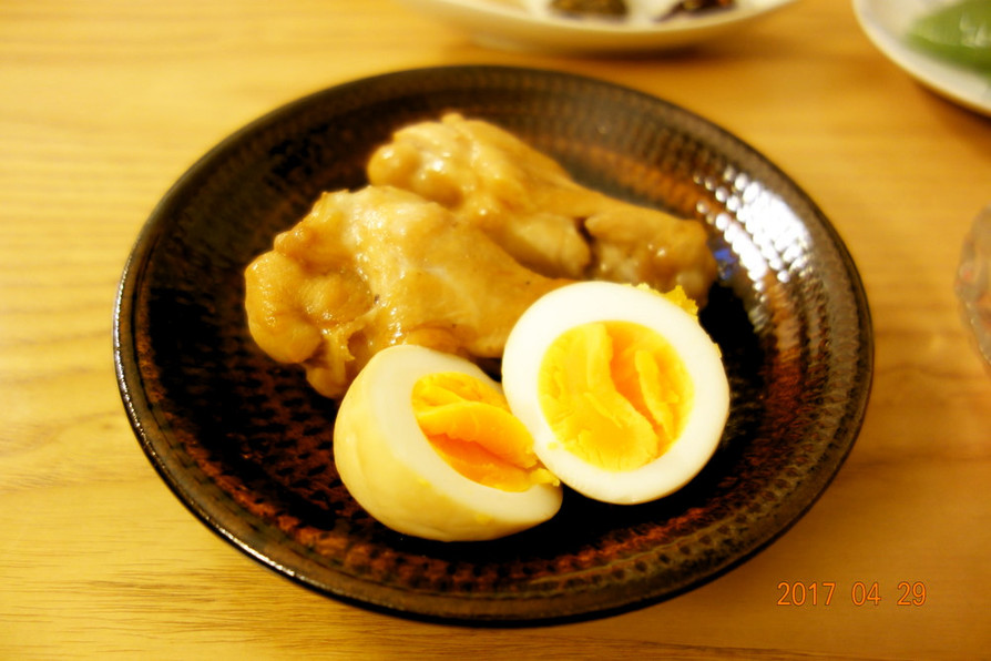 我が家で人気・鶏手羽元と卵の甘辛煮♪の画像