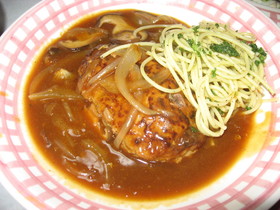 煮込みハンバーグ