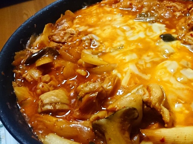フライパン1つの簡単チーズタッカルビ レシピ 作り方 By Mar1sun クックパッド 簡単おいしいみんなのレシピが376万品