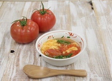 トマトと卵のスープの写真