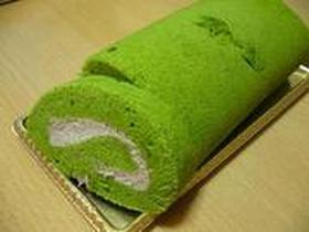 抹茶のふわふわしっとりロールケーキ。