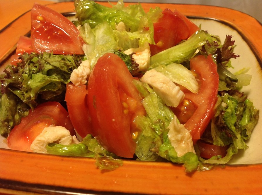 レタス、トマト、鶏ササミのごま油サラダの画像