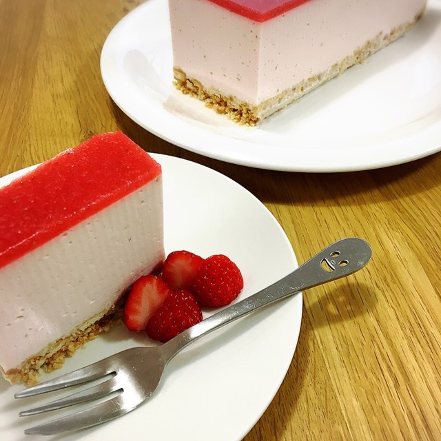 簡単 牛乳パックでいちごのレアチーズ レシピ 作り方 By はぁとちゃん クックパッド 簡単おいしいみんなのレシピが350万品