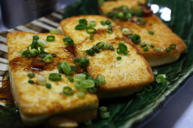 ご飯にお酒に、簡単沖縄島豆腐のステーキの写真