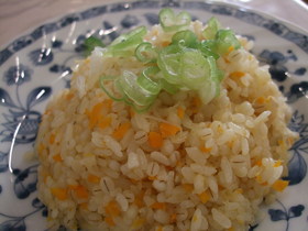 炊飯器で炊くだけ☆麦でにんじんピラフ風☆