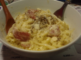 うどんで豆乳カルボナーラ