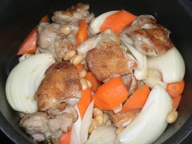 鶏と大豆のお酢煮込み