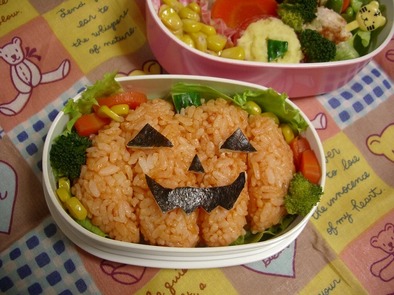 ☆ハロウィン・かぼちゃ弁当☆（キャラ弁）の写真