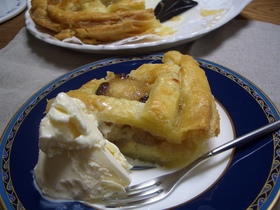 誕生ケーキは?「やっぱり アップルパイ」