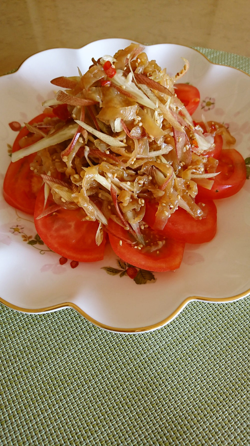 トマトと中華くらげの冷菜の画像
