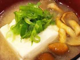 なめこと豆腐のお味噌汁♡ 簡単♪