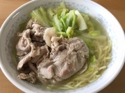 豚軟骨出汁の豚キャベツラーメンの写真