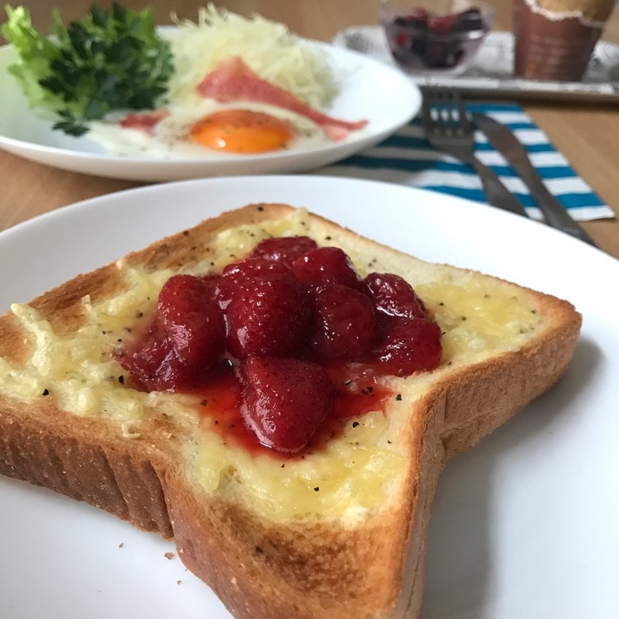 チーズトーストに苺ジャム☆朝食・ランチの画像