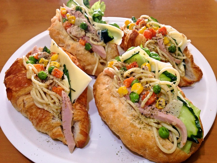 ミックスベジタブルスパサラダサンドイッチの画像