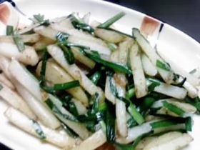 じゃがいもとニラの炒め物☆