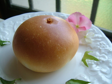 林檎のクリームパンの写真