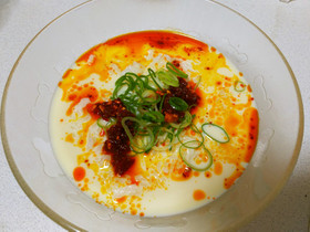豆乳と食べるラー油のスープご飯