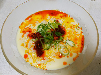 豆乳と食べるラー油のスープご飯の写真