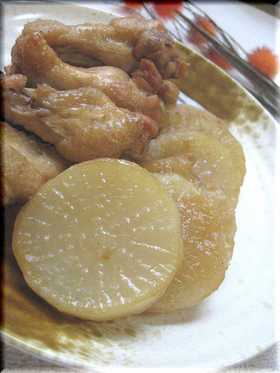 鶏手羽と大根の煮物