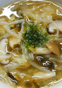 タンメン風！ニラもやしと白菜の野菜スープ