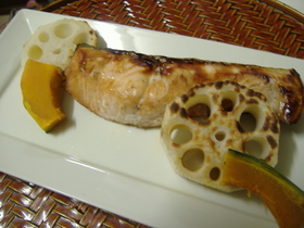 あまじょっぱい鮭の焼き物