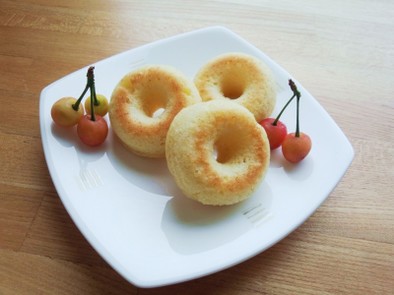 卵なし☆水切りヨーグルトの焼きドーナツの写真