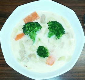 簡単♪市販のルウで基本のクリームシチュー