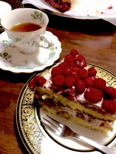 野苺ケーキの写真