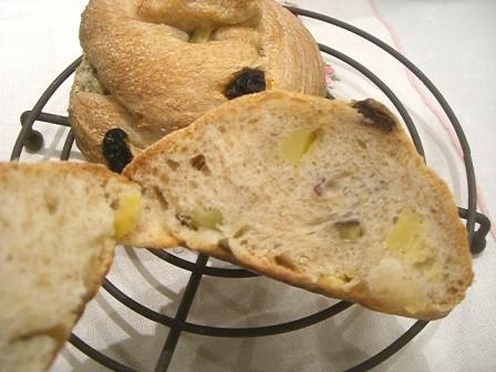 サツマイモのねじりんパンの画像