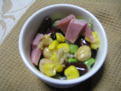 DELIの味　豆のサラダの写真