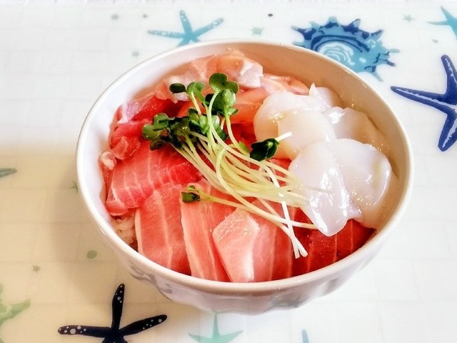 お安いけれども豪華に見える海鮮丼 レシピ 作り方 By ももちゃんのれしぴ クックパッド 簡単おいしいみんなのレシピが377万品