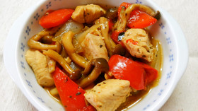 鶏むね肉とパプリカの コンソメ醤油炒め♡