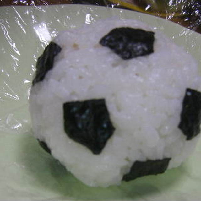 サッカーボールおにぎり の作り方 レシピ 作り方 By Hirasol123 クックパッド