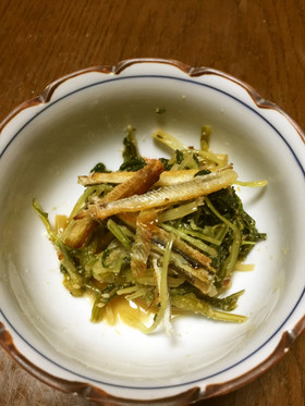 焼き穴子とほうれん草・水菜のごま和え
